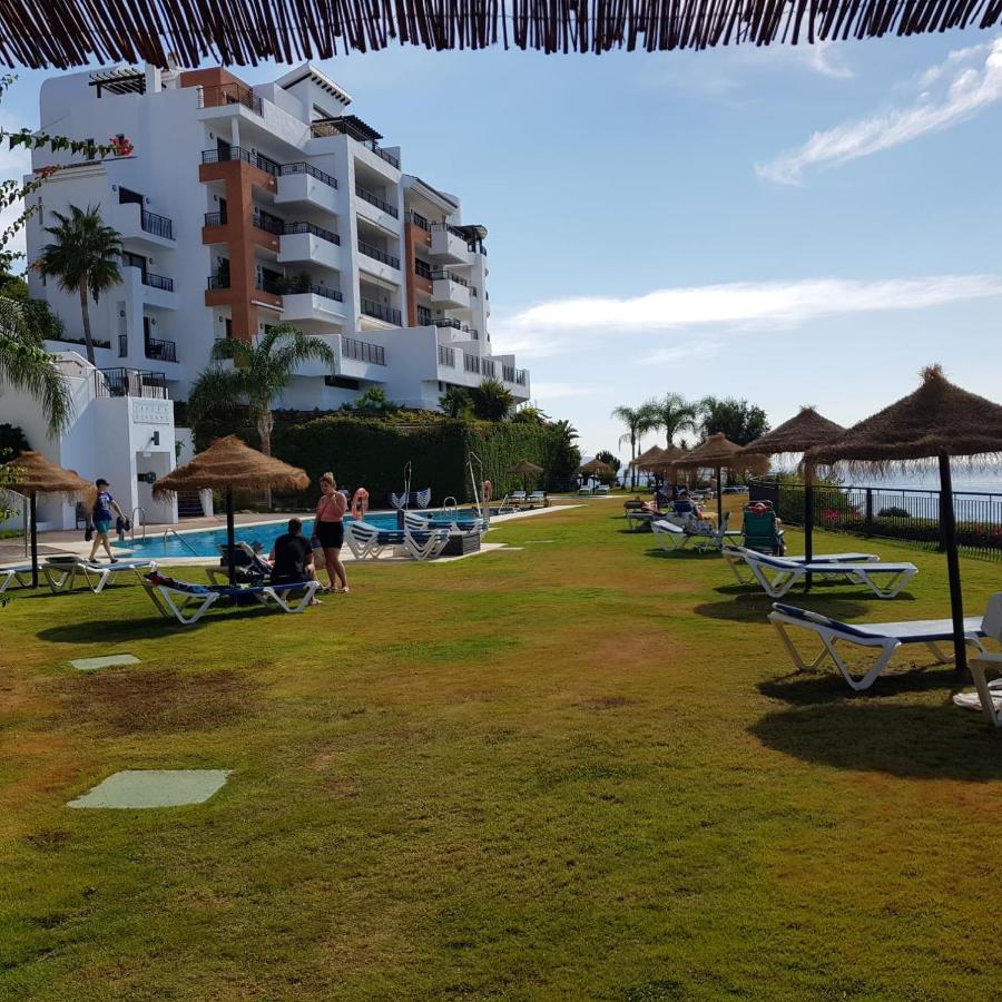 Apartamento Frente Al Mar Con Parking Privado Torrox Exterior photo