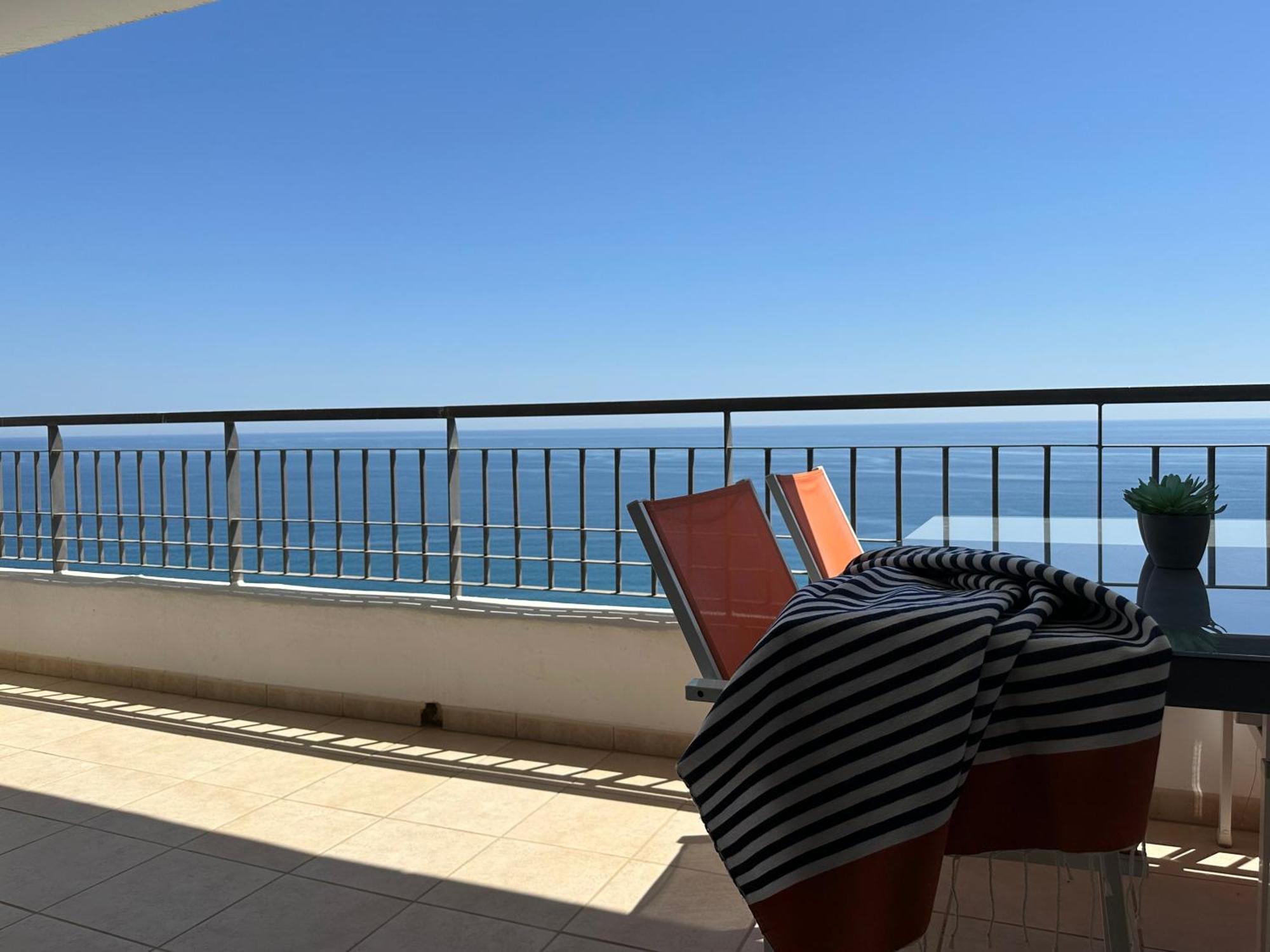 Apartamento Frente Al Mar Con Parking Privado Torrox Exterior photo